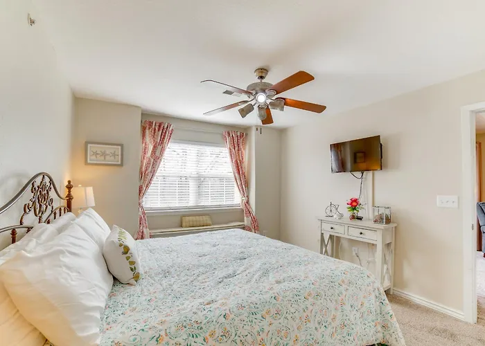 Branson Condo With Balcony, Near Silver Dollar City!