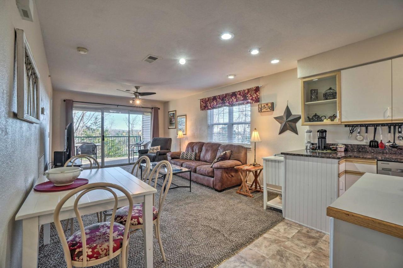Apartamento With Balcony, Near Silver Dollar City!