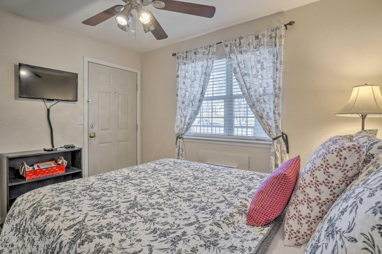 With Balcony, Near Silver Dollar City! Apartamento