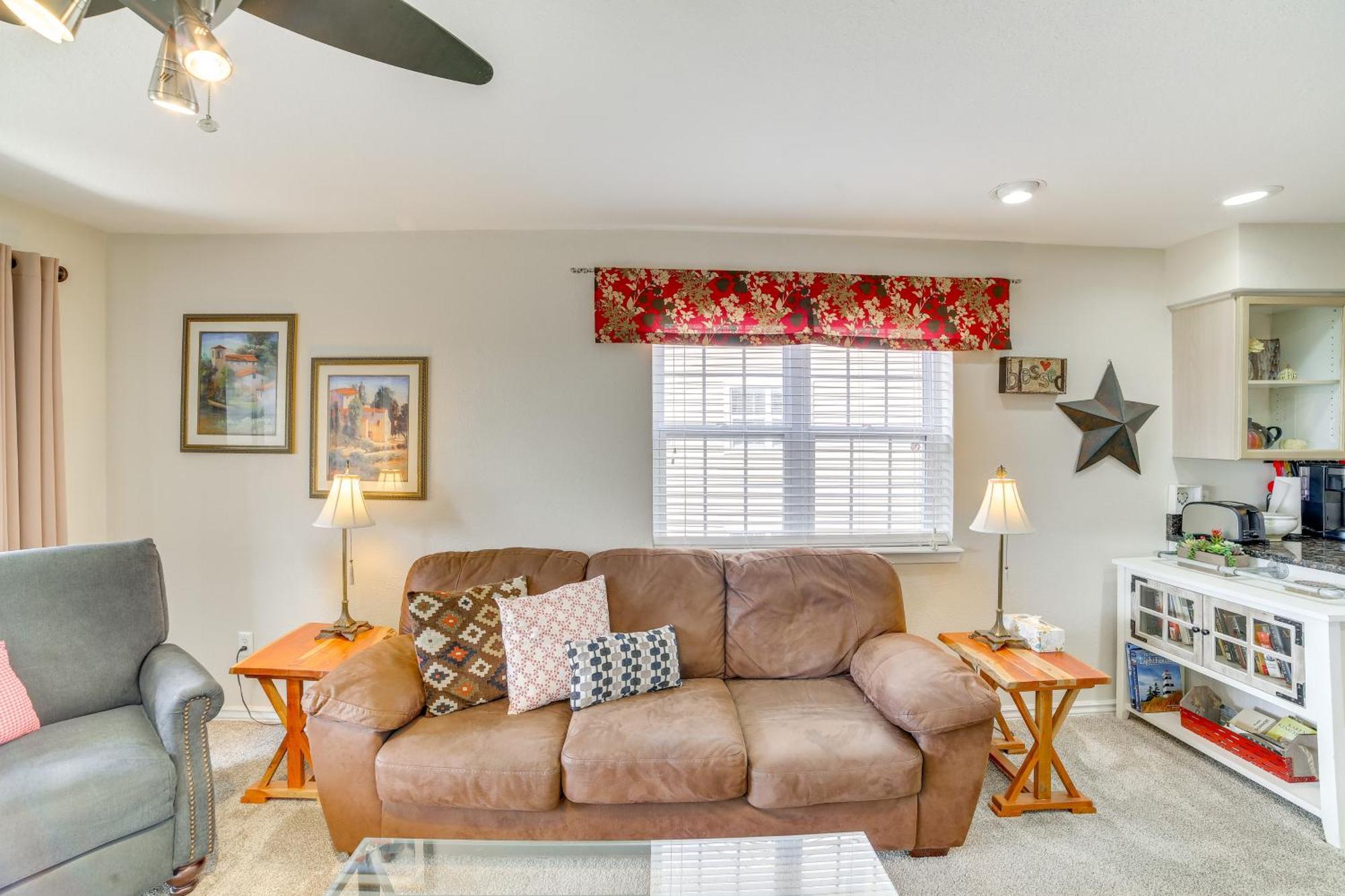 With Balcony, Near Silver Dollar City! *